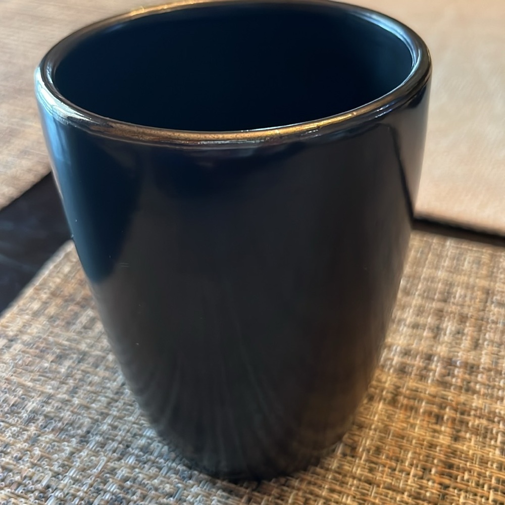Coffee/tea mug black with gold trim on the top made by Thyme & Tadle - Picture 4 of 7
